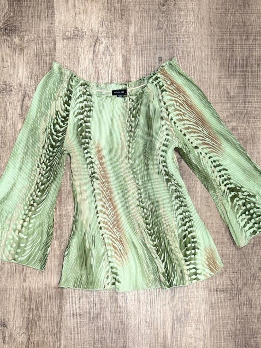 Vintage Y2K PIANO Plissé Pleated Bell Sleeve Top – Green Earthy Abstract Print